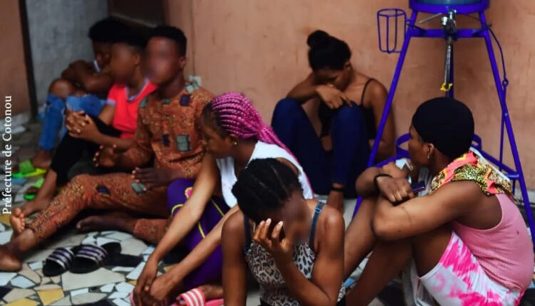 Des prostituées et leurs clients