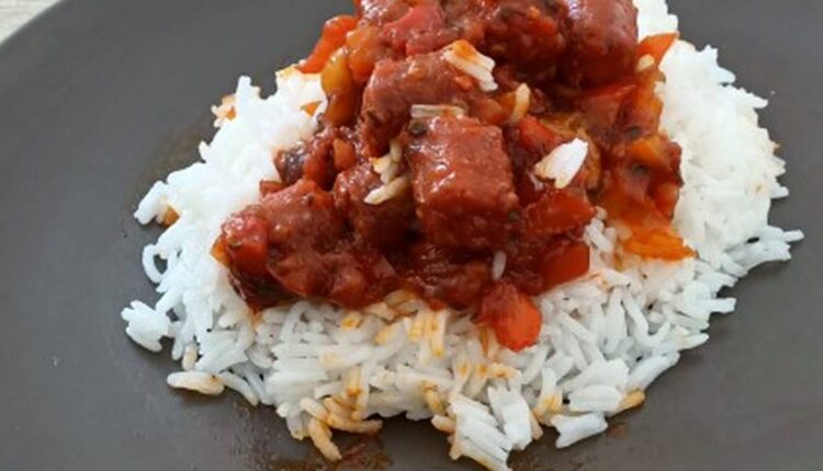 du riz à la sauce tomate