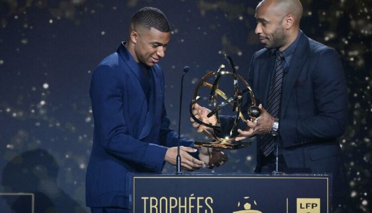 Kylian Mbappé remporte son 3ème Trophée UNFP