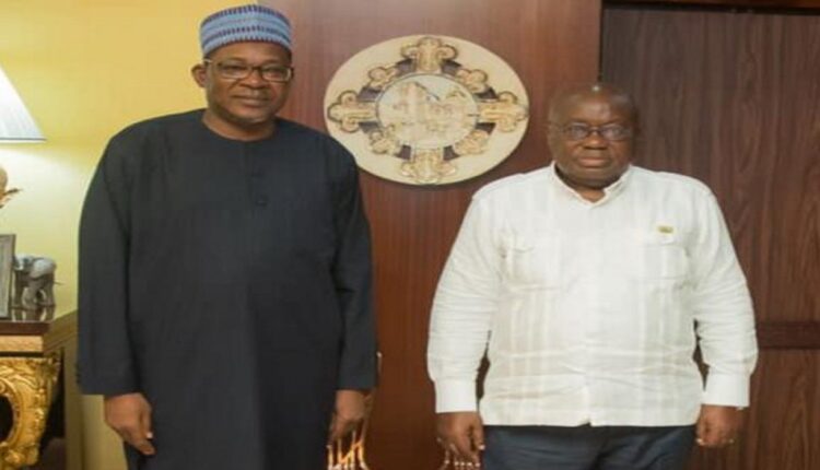 le béninois Nassirou Arifari Bako échange avec Akufo Addo