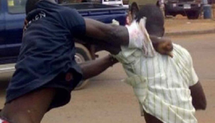 bagarre entre deux jeunes