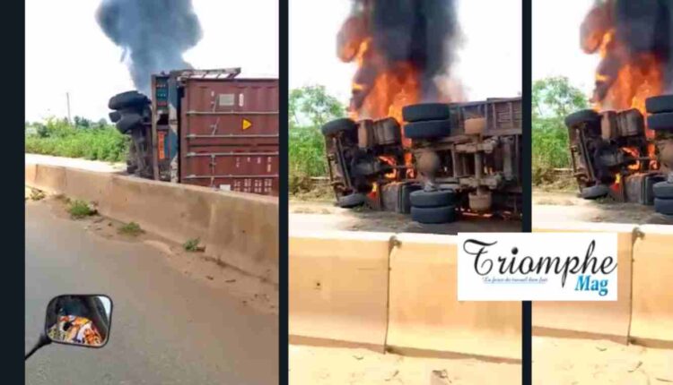 un camion tombe à la renverse et prend feu en pleine circulation