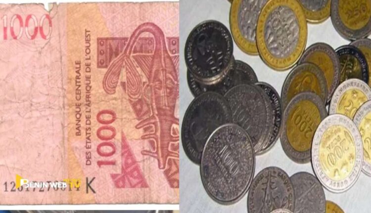 pièces et de billets qualifiés de lisses ou de froissés