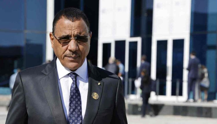 Le président nigérien lors de son arrivée à la conférence mondiale de l’ONU sur le climat (COP27), le 7 novembre 2022, à Charm el-Cheikh, en Égypte. © Ludovic Marin/AFP