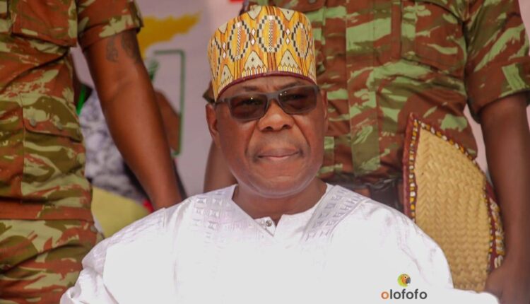 Boni Yayi credi olofofo