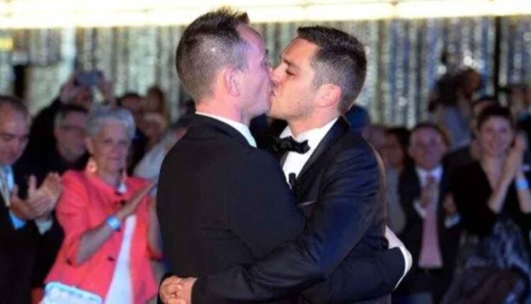 l’Église catholique autorise la bénédiction des couples homosexuels hors-liturgie