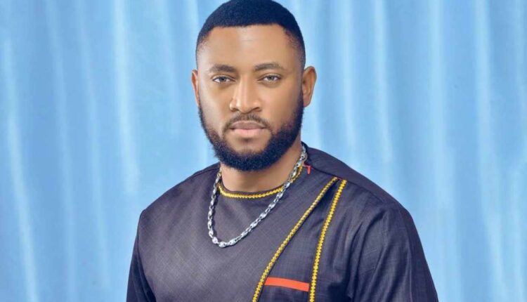 L’acteur camerounais Daniel Nsang filmé nu