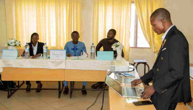 Soutenance de mémoire à l'UAC