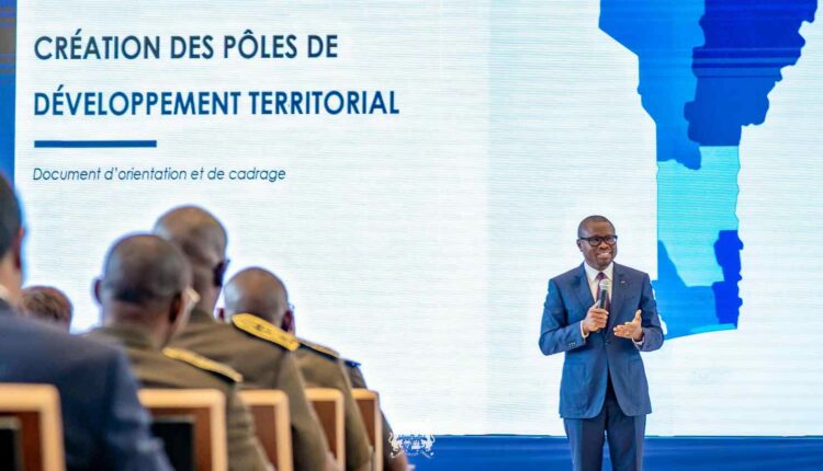 Six pôles de développement territorial