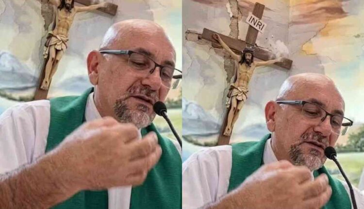 Un prêtre meurt en pleine messe écrasé par un grand crucifix